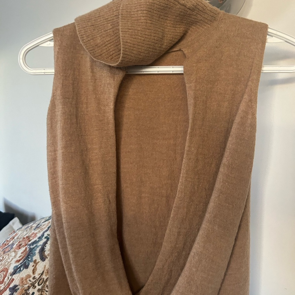 BCBGMaxAzria Kalis backless turtleneck - Picture 4 of 4